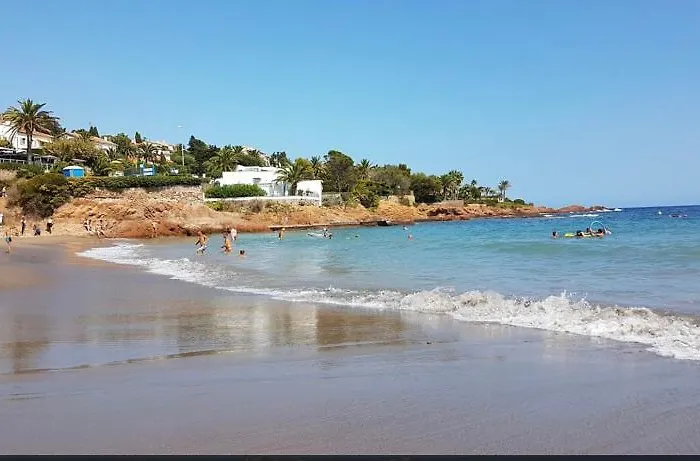 Apartamento La Belle Vue-charming Duplex With Sea View, 50 Meters From And Private Parking Saint-Raphaël